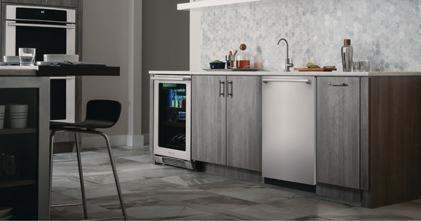 Above the Fold Image  - The 5 Best 18 Inch Dishwashers for 2023 - Electrolux EIDW1805KS