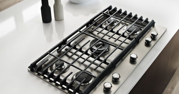 Above the Fold Image  - The 5 Best Gas Cooktop Models of 2023 - KitchenAid KCGS550ESS