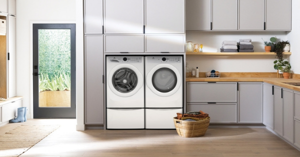 Above the Fold Image - Electrolux Laundry 300 Series