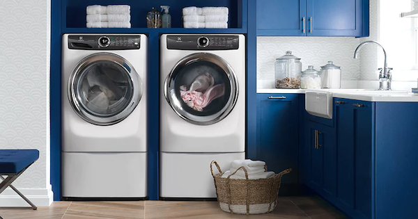 7 Best Front Load Washer Models - Electrolux EFLS527UIW Lifestyle Image