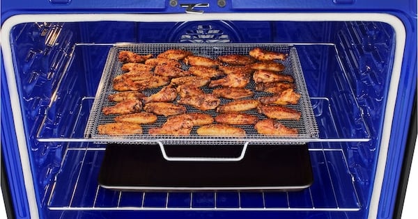 Above the Fold Image Air Fry Ovens - LG Air Fry Oven Lifestyle