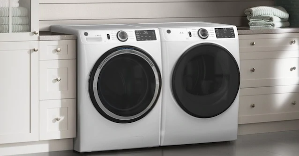 Above the Fold Image Best Rated Front Load Washer GE vs Whirlpool - Ge GFW550SSNWW Lifestyle