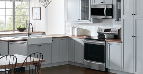 Above the Fold Image Frigidaire vs Whirlpool Electric Range - Frigidaire Lifestyle Image