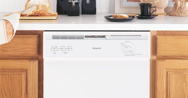 Above the Fold Image Hotpoint Dishwasher Reviews Hotpoint HDA2100HWW Dishwasher Detail Photo