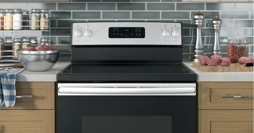 Best Electric Range for the Money Frigidaire Versus GE - GE JB645RKSS Lifestyle Image