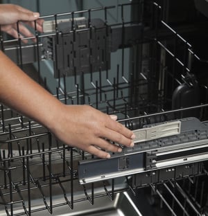 Pros and Cons of Nylon Dishwasher Racks and Nylon-Coated Wire
