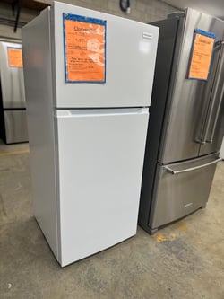 Frigidaire FRTE1622AW Top Freezer Refrigerator