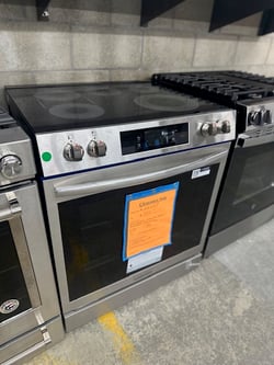 Frigidaire GCFE3060BF Electric Range