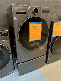 LG WM6998HBA Front Load Washer & WDP6B Pedestal