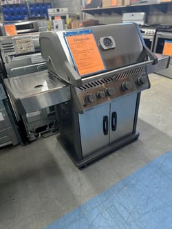 Napoleon RXT525SIBPSS Gas Grill