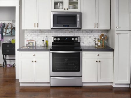 Range Buying Guide_Whirlpool WFE775H0HZ Freestanding Range Electric