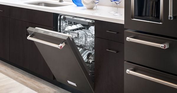 https://blog.bellinghamelectric.com/hubfs/Dishwasher%20Racks_GE%20Cafe%20CDT706P2MS1.jpeg